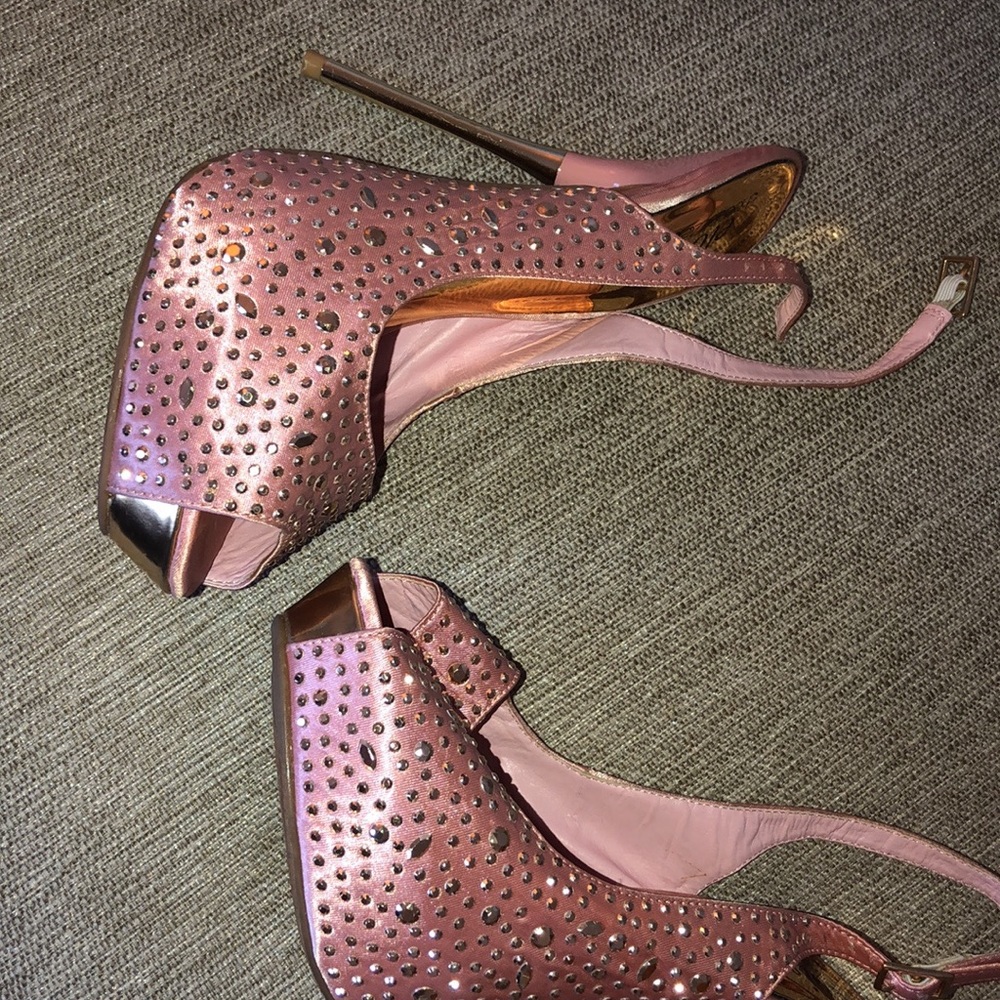 Shoe dazzle heels